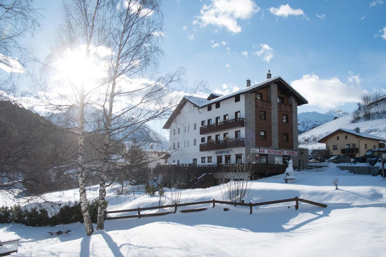 Hotel, Bar & Bistrot Saint Nicolas Gran Paradiso ภายนอก รูปภาพ