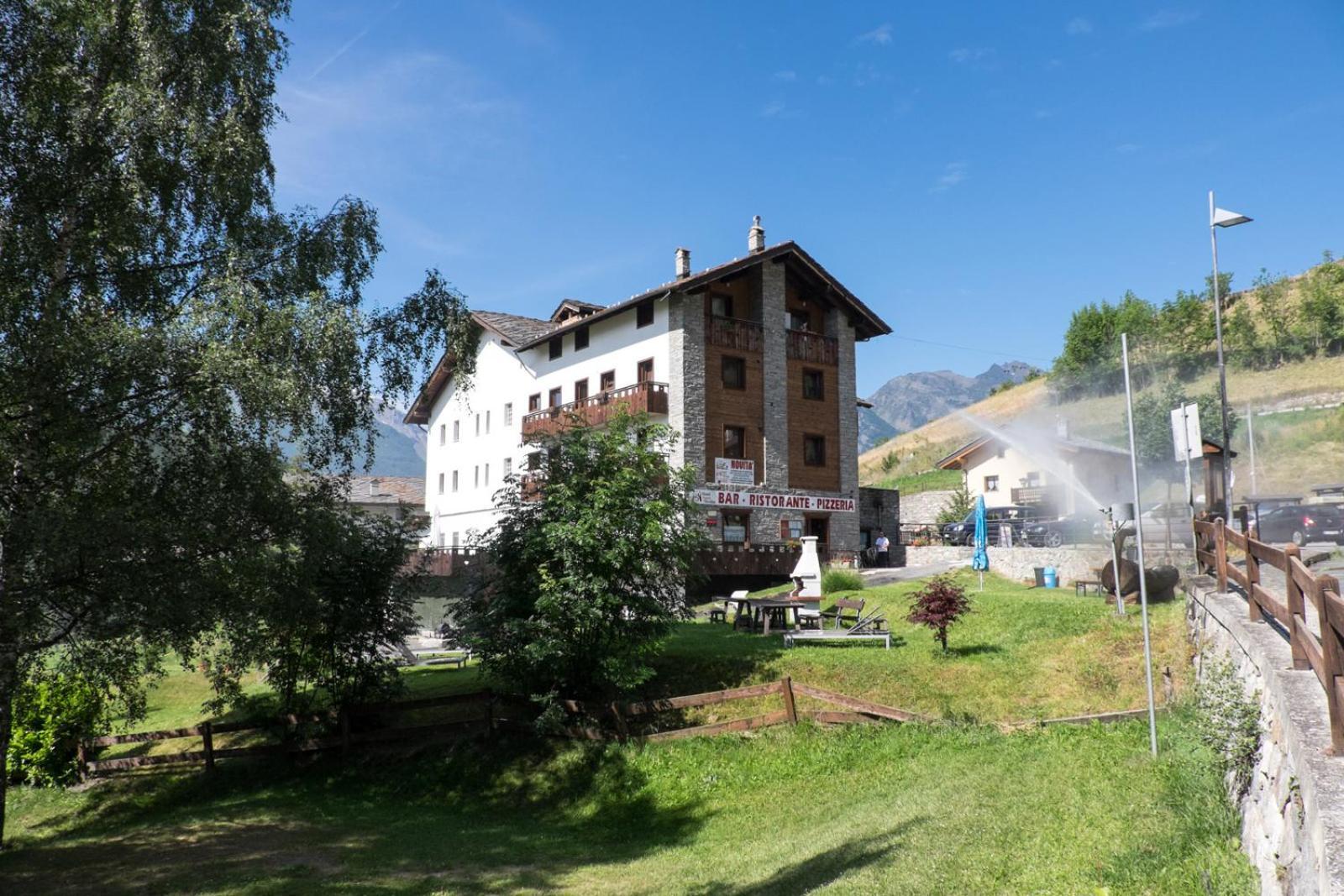 Hotel, Bar & Bistrot Saint Nicolas Gran Paradiso ภายนอก รูปภาพ