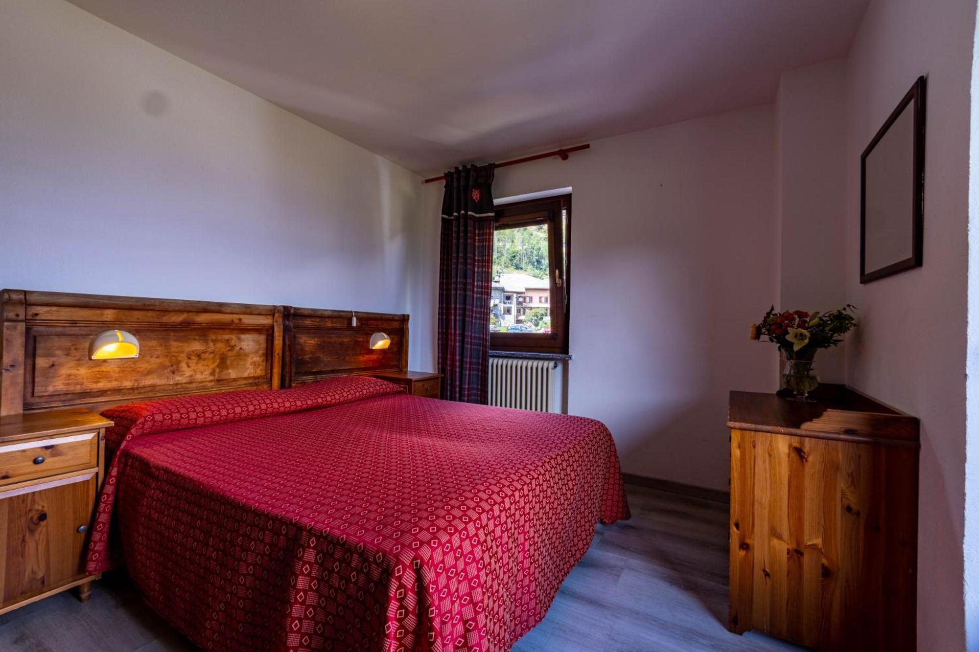Hotel, Bar & Bistrot Saint Nicolas Gran Paradiso ภายนอก รูปภาพ