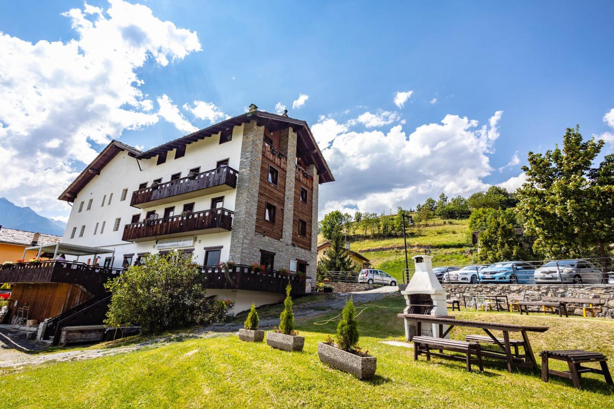 Hotel, Bar & Bistrot Saint Nicolas Gran Paradiso ภายนอก รูปภาพ