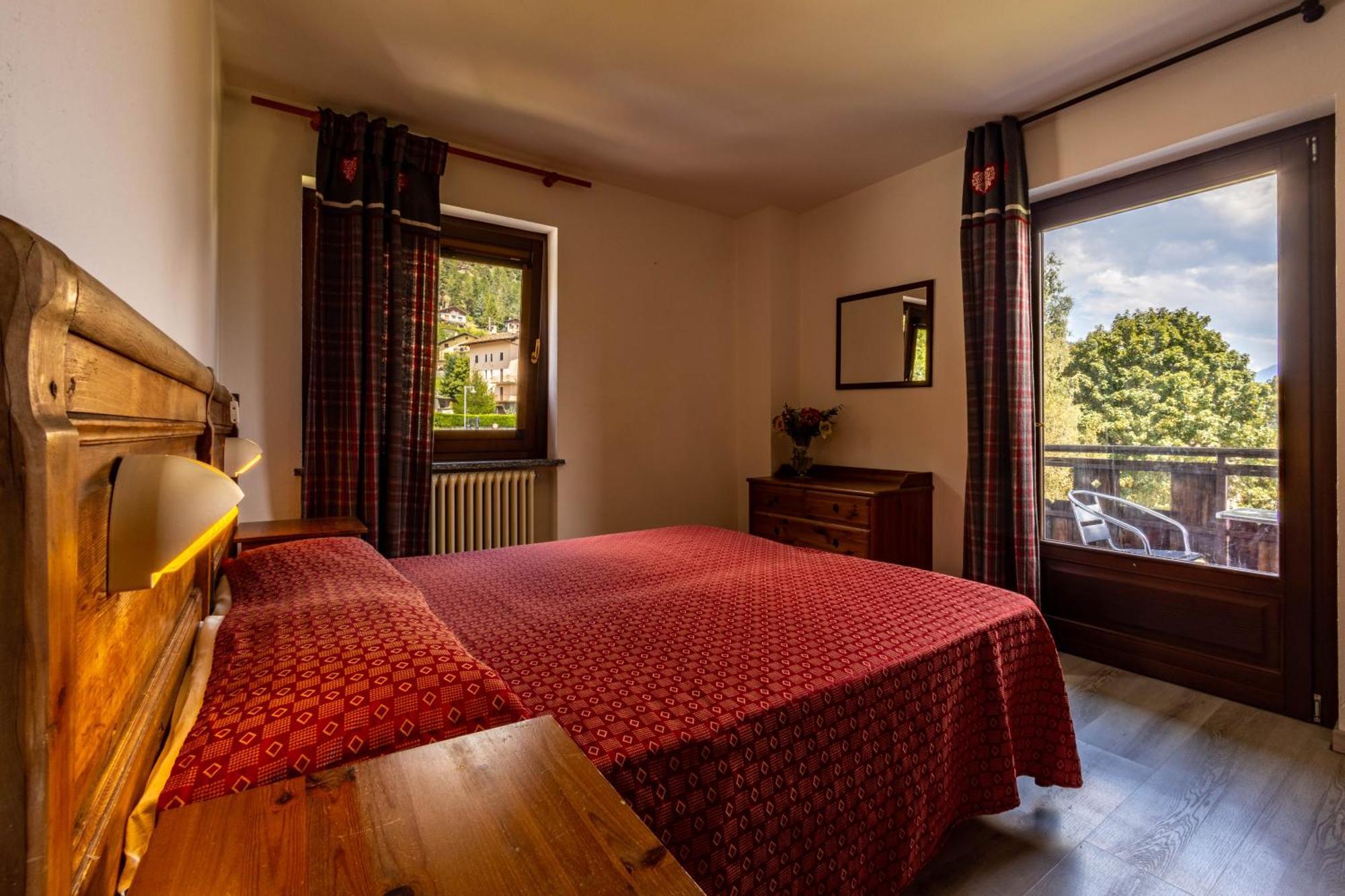 Hotel, Bar & Bistrot Saint Nicolas Gran Paradiso ภายนอก รูปภาพ