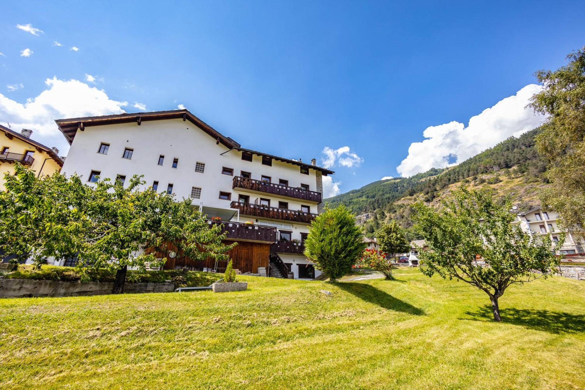 Hotel, Bar & Bistrot Saint Nicolas Gran Paradiso ภายนอก รูปภาพ