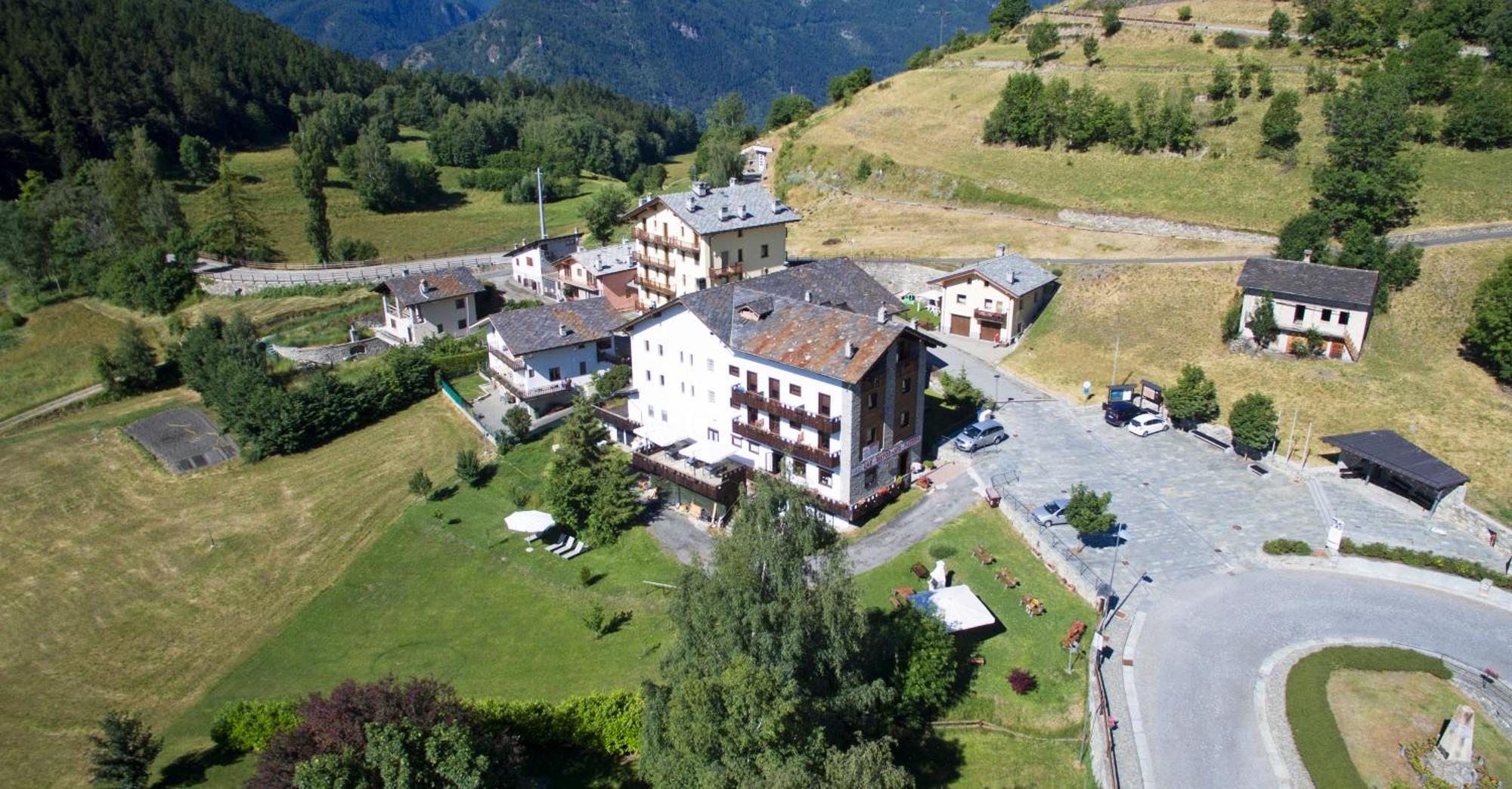 Hotel, Bar & Bistrot Saint Nicolas Gran Paradiso ภายนอก รูปภาพ